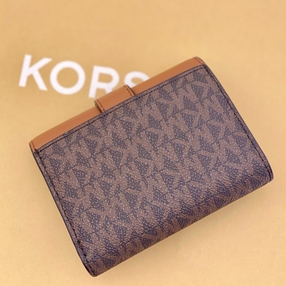 Michael kors wallet - Picture 4 of 12
